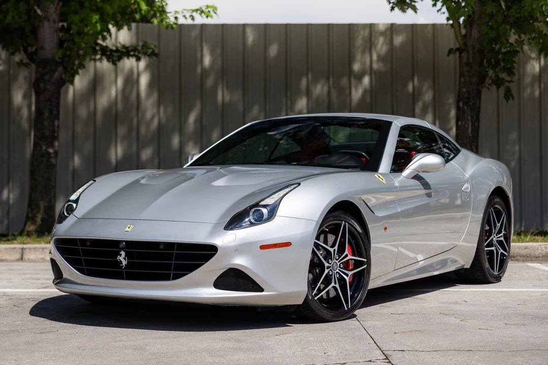 2015 Ferrari California T - Image 2 of 21