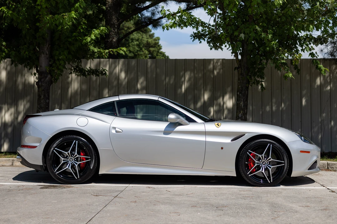2015 Ferrari California T - Image 7 of 21