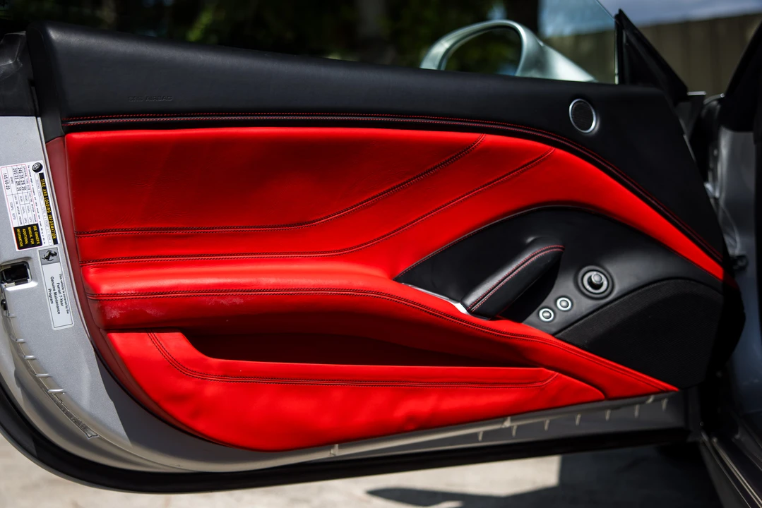 2015 Ferrari California T - Image 13 of 21