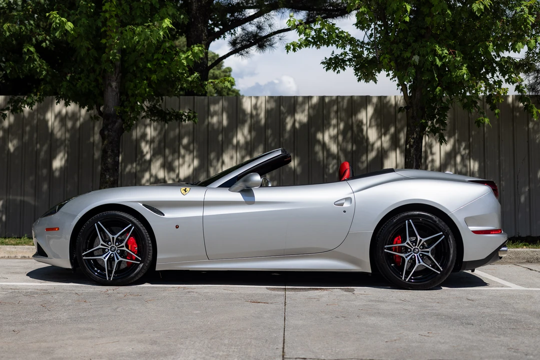 2015 Ferrari California T - Image 12 of 21