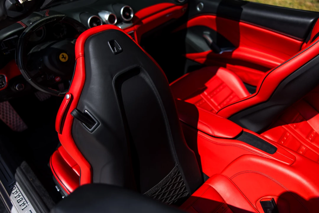 2015 Ferrari California T - Image 19 of 21