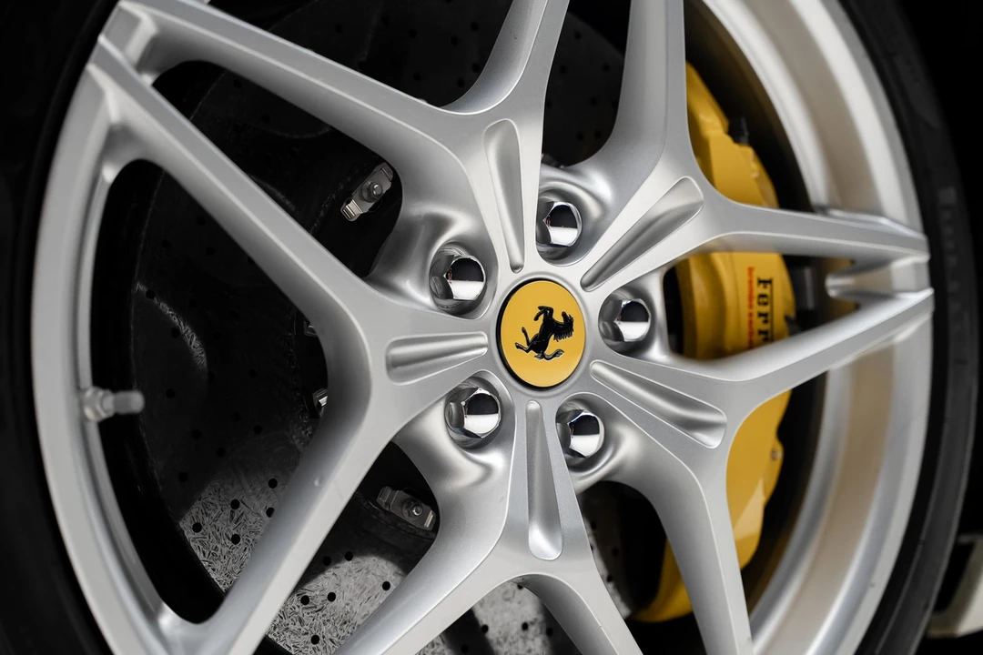 2015 Ferrari California T - Image 24 of 31