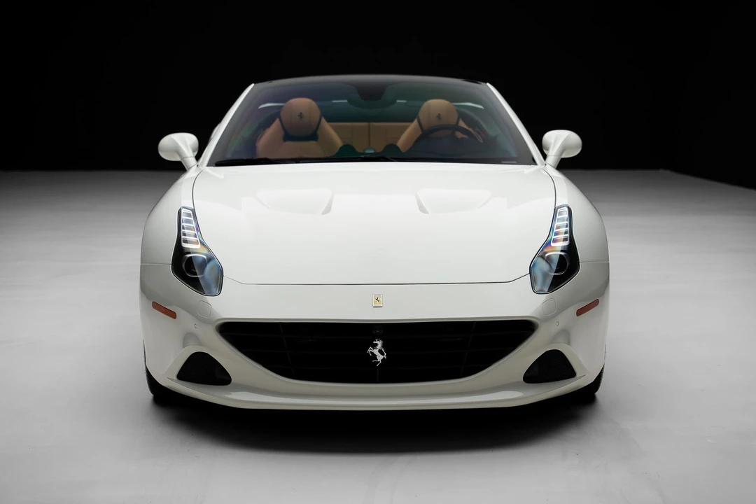 2015 Ferrari California T - Image 8 of 31