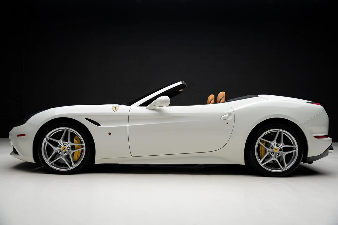2015 Ferrari California T - Image 19 of 31