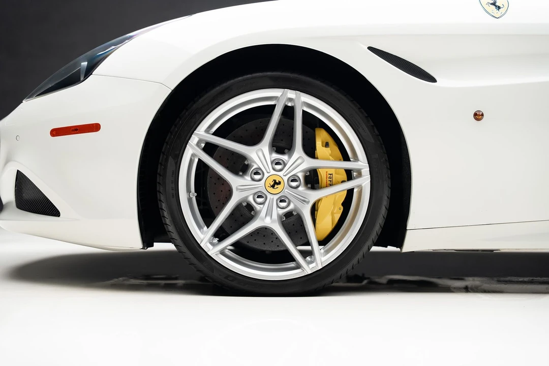 2015 Ferrari California T - Image 21 of 31