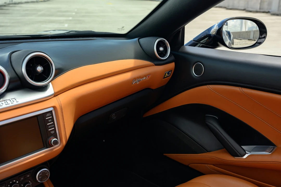 2015 Ferrari California T - Image 9 of 18