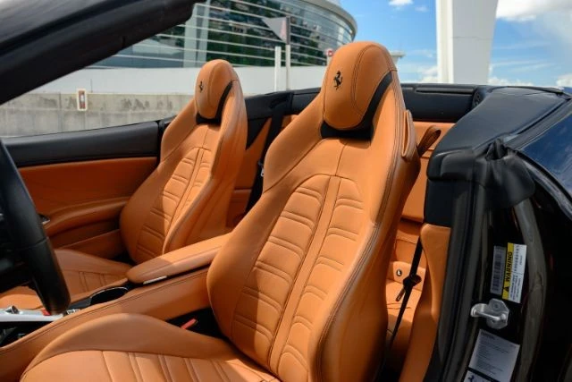 2015 Ferrari California T - Image 9 of 20
