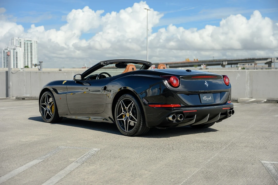 2015 Ferrari California T - Image 2 of 18