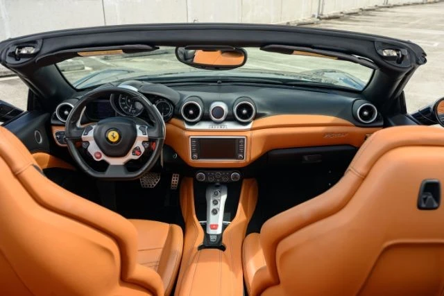 2015 Ferrari California T - Image 16 of 20