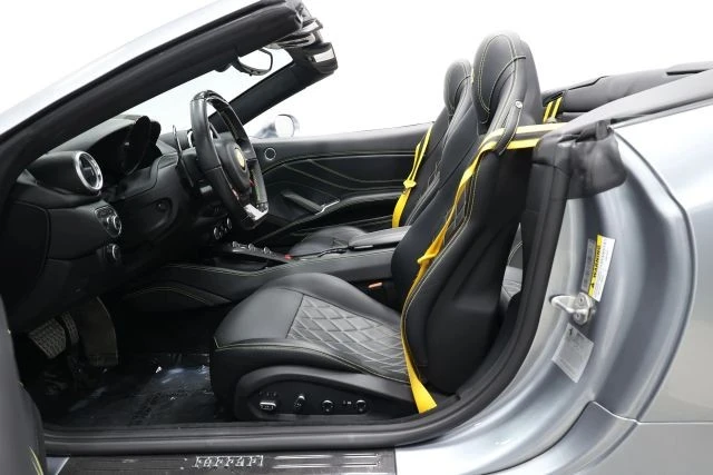 2015 Ferrari California T - Image 13 of 31