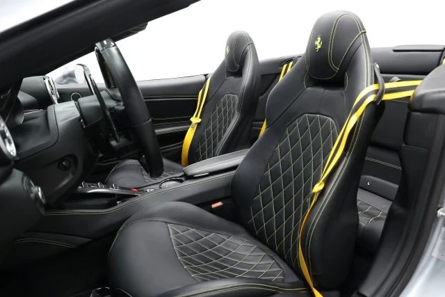 2015 Ferrari California T - Image 3 of 31