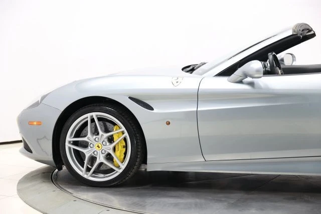 2015 Ferrari California T - Image 8 of 31