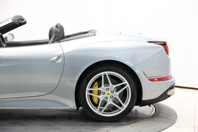 2015 Ferrari California T - Image 10 of 31