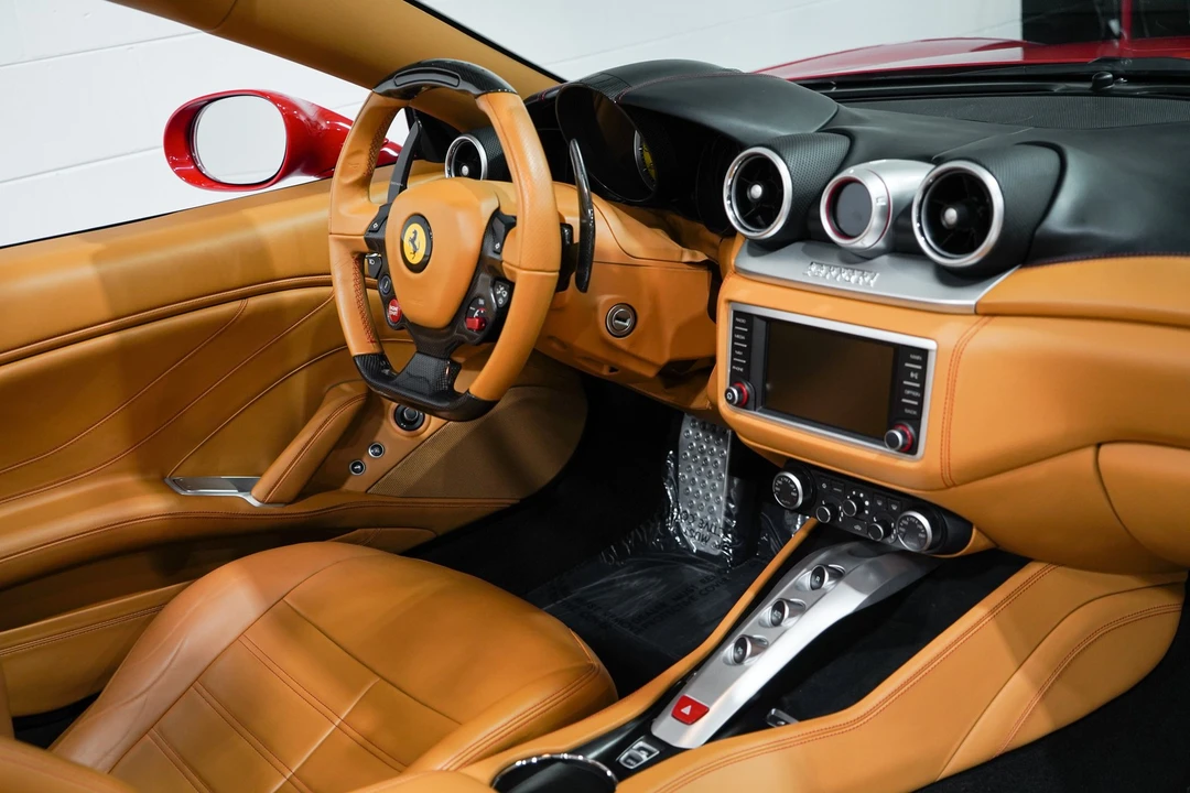 2015 Ferrari California T - Image 18 of 31