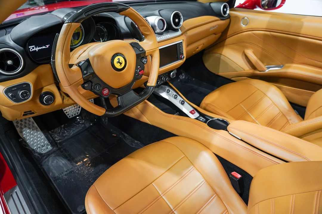 2015 Ferrari California T - Image 2 of 31