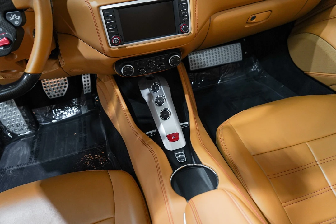 2015 Ferrari California T - Image 13 of 31