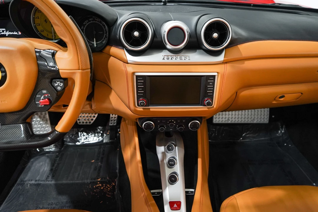 2015 Ferrari California T - Image 12 of 31