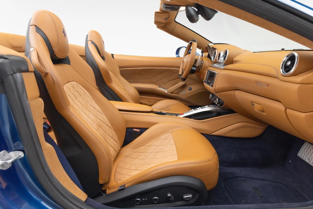 2015 Ferrari California T - Image 16 of 21