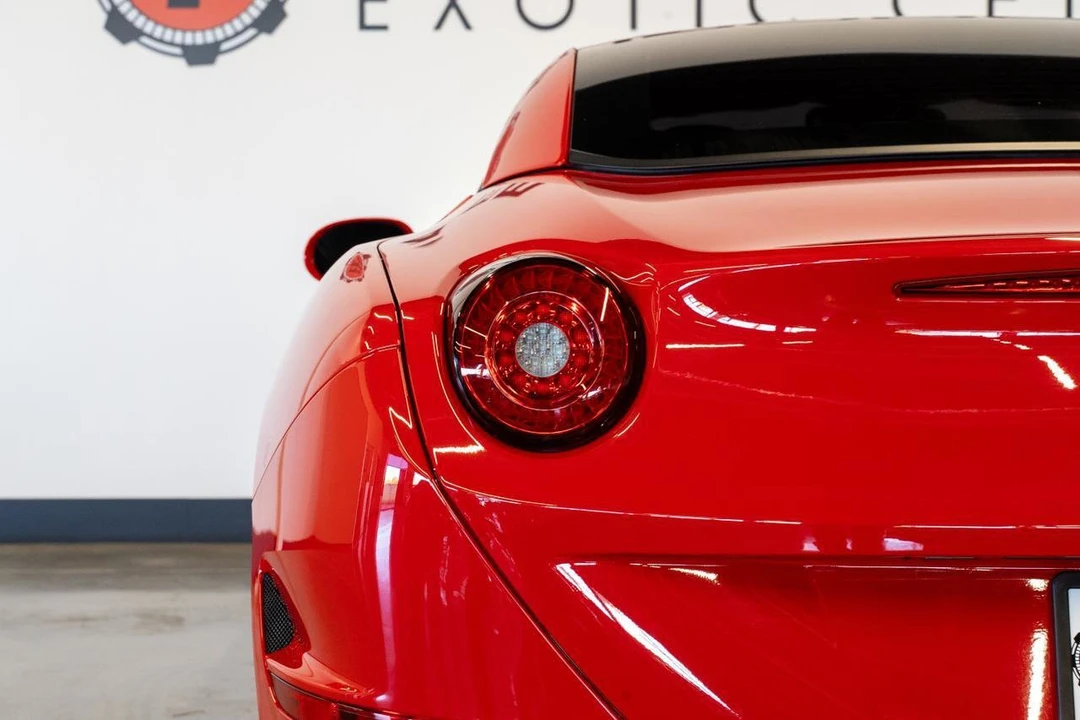 2015 Ferrari California T - Image 14 of 31