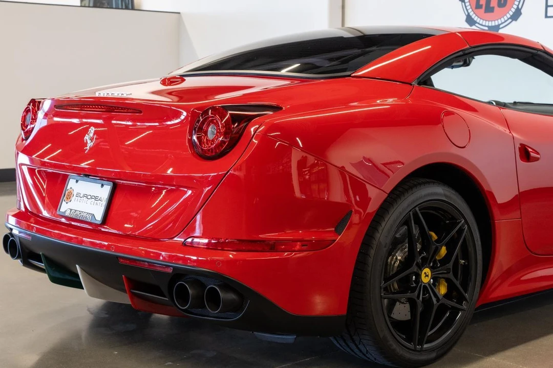 2015 Ferrari California T - Image 12 of 21
