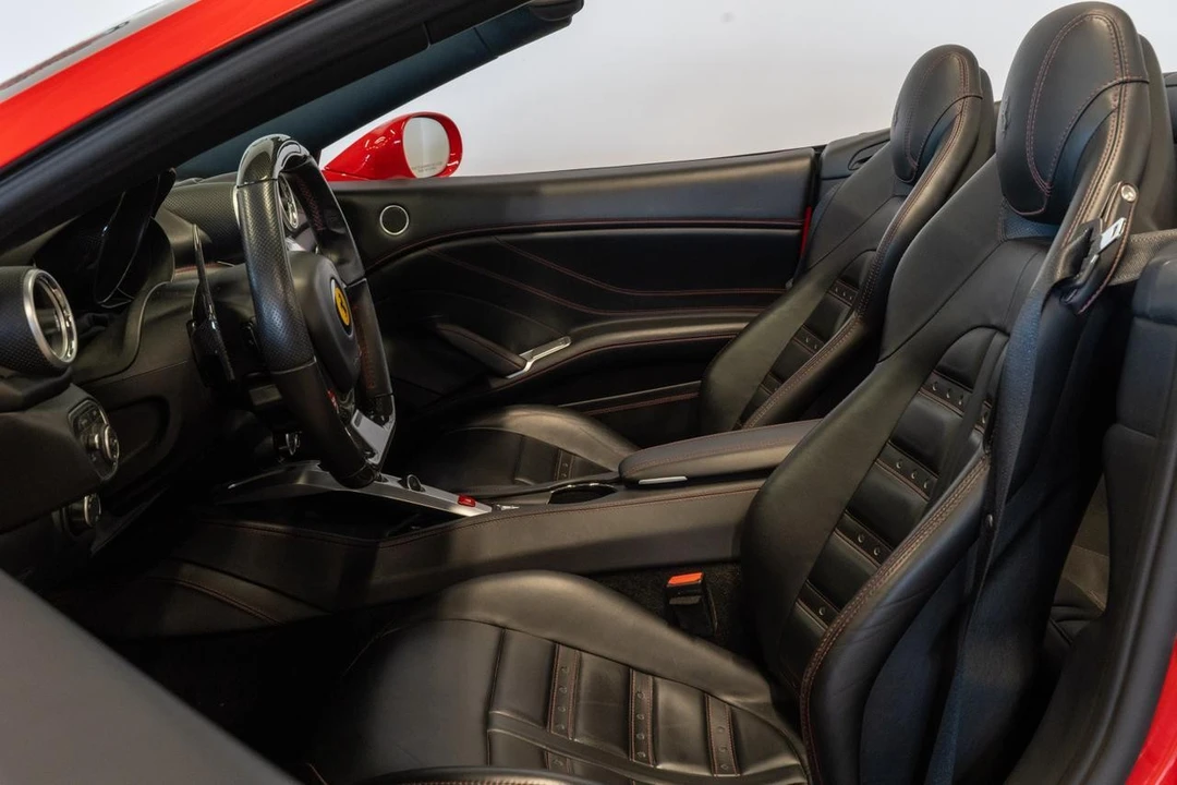 2015 Ferrari California T - Image 4 of 21