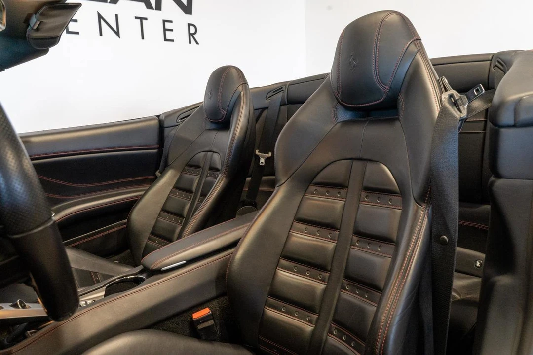 2015 Ferrari California T - Image 5 of 31
