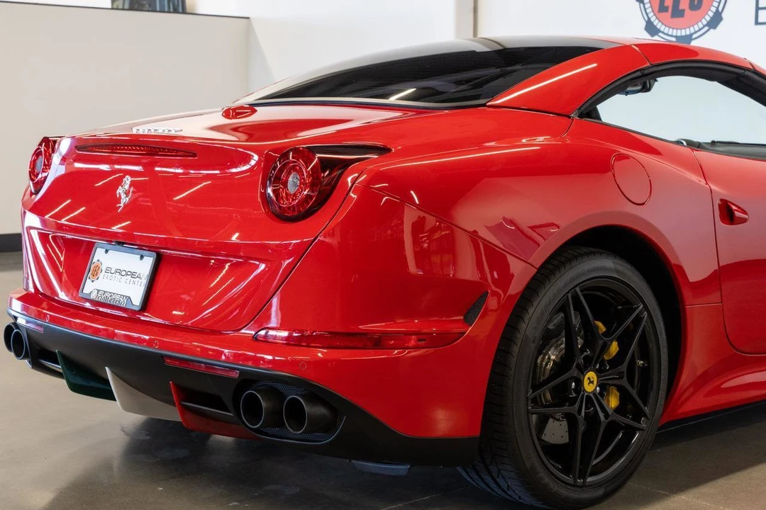 2015 Ferrari California T - Image 12 of 31