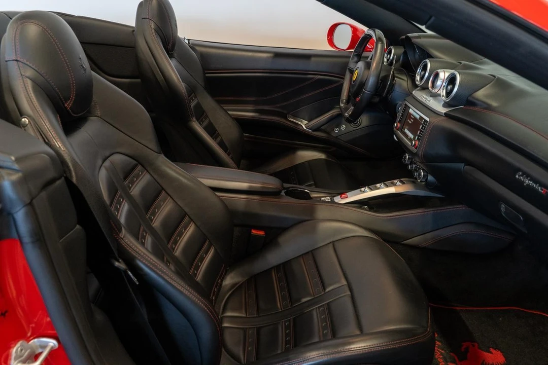 2015 Ferrari California T - Image 7 of 21