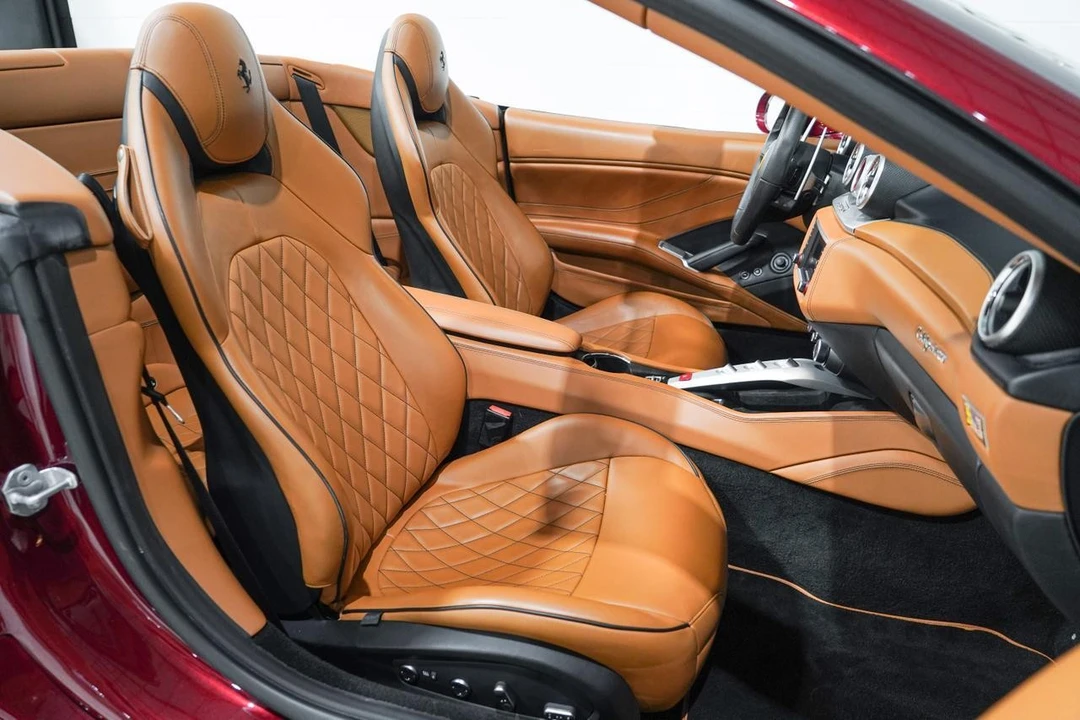 2015 Ferrari California T - Image 16 of 21