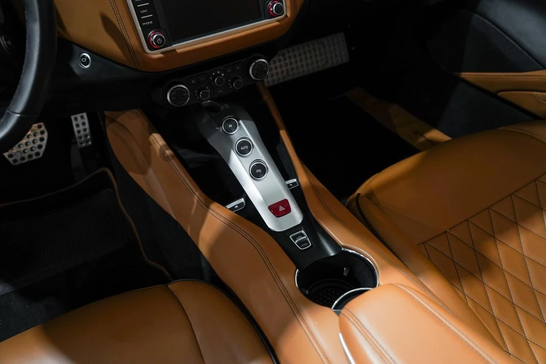 2015 Ferrari California T - Image 13 of 21