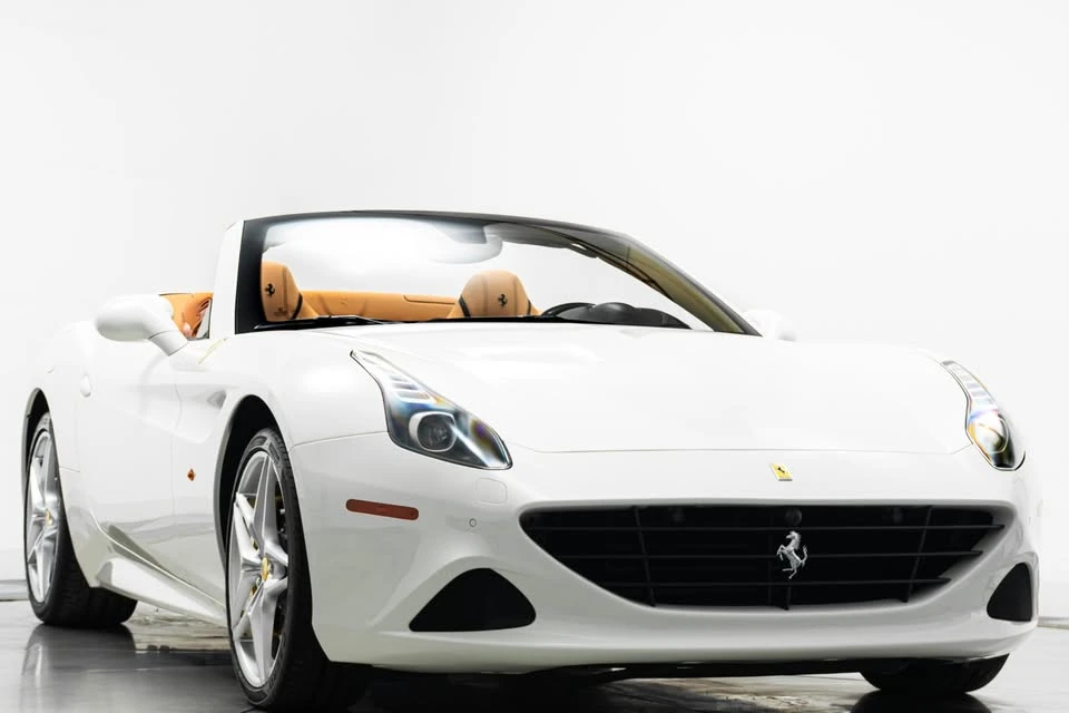 2015 Ferrari California T - Image 2 of 14