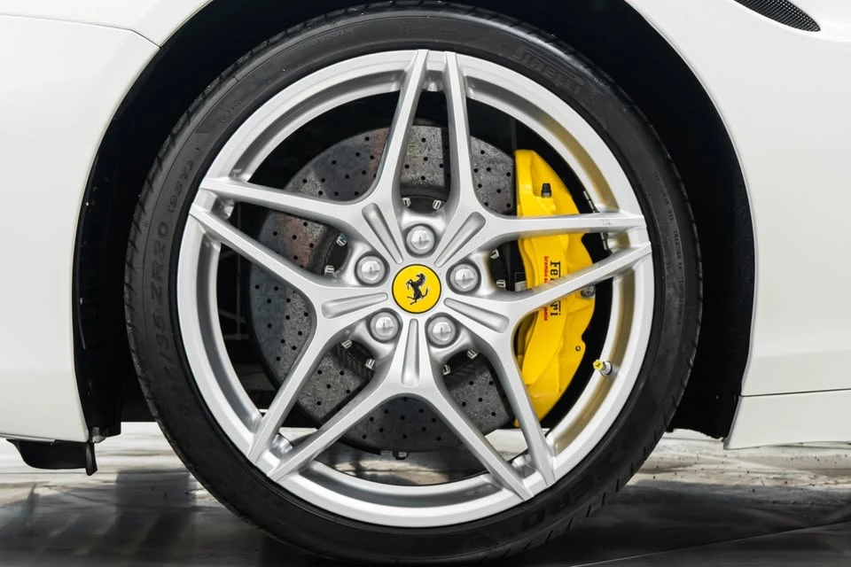 2015 Ferrari California T - Image 6 of 14
