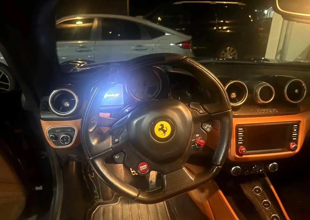 2015 Ferrari California T - Image 6 of 12