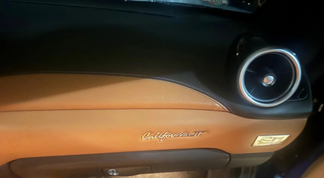 2015 Ferrari California T - Image 10 of 12