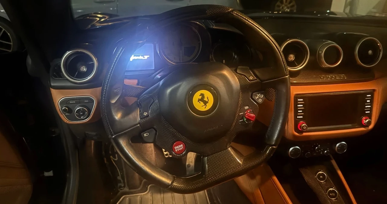 2015 Ferrari California T - Image 6 of 12