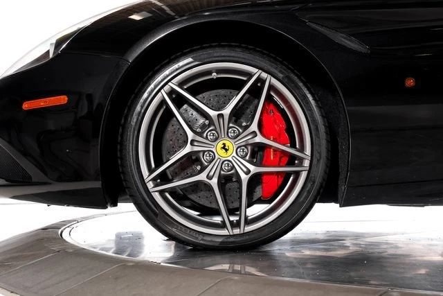 2015 Ferrari California T - Image 18 of 31