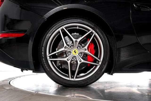 2015 Ferrari California T - Image 20 of 31