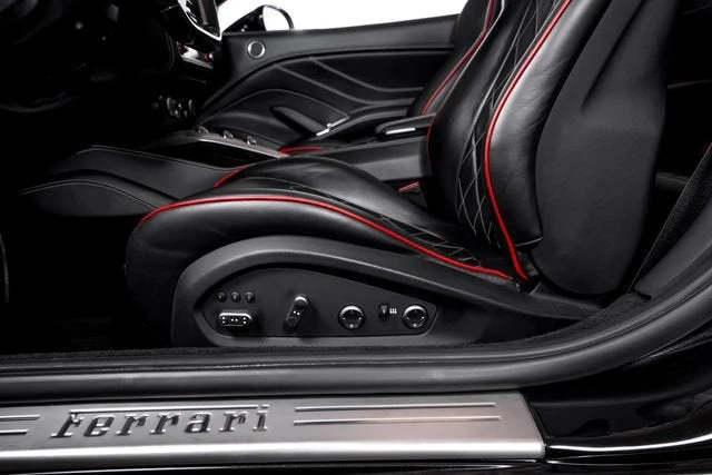 2015 Ferrari California T - Image 26 of 31