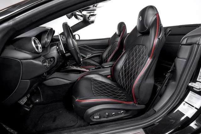 2015 Ferrari California T - Image 4 of 31