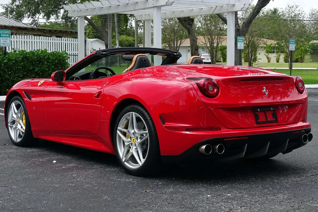 2015 Ferrari California T - Image 4 of 21