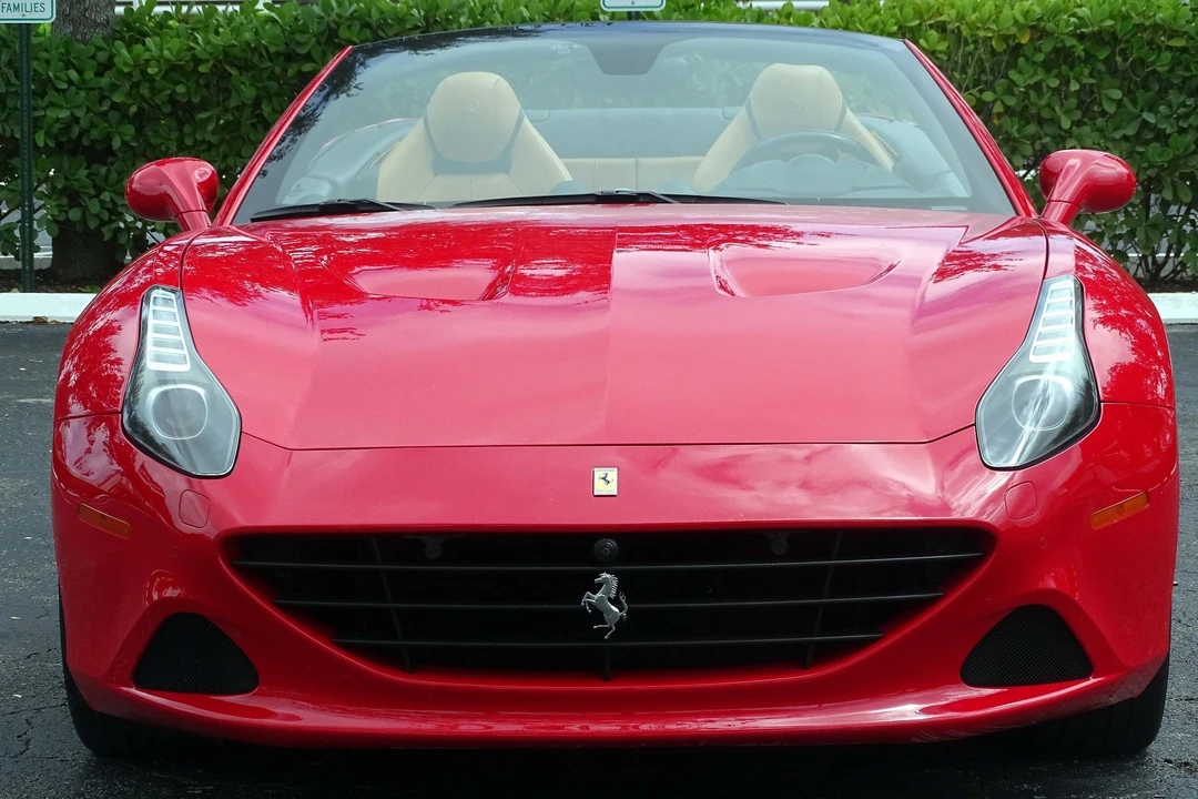 2015 Ferrari California T - Image 2 of 21