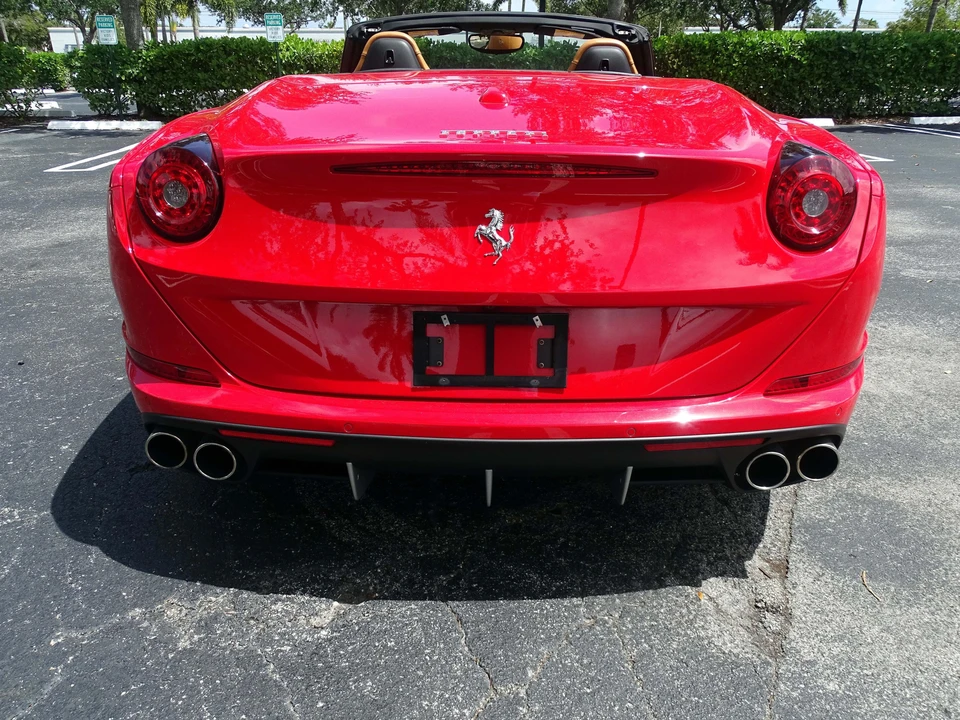 2015 Ferrari California T - Image 20 of 21