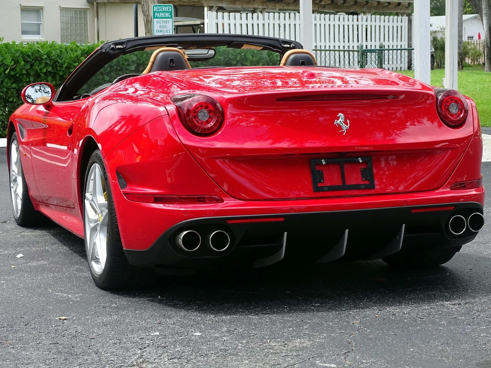 2015 Ferrari California T - Image 19 of 21