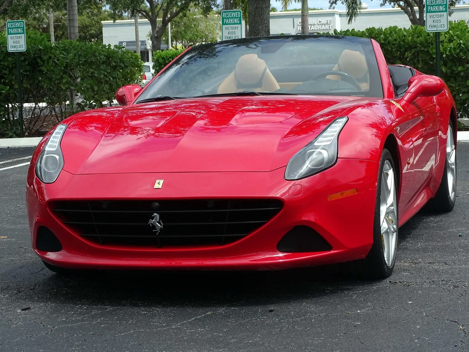2015 Ferrari California T - Image 7 of 21