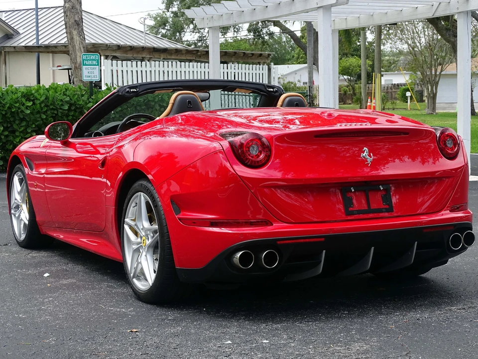 2015 Ferrari California T - Image 18 of 21