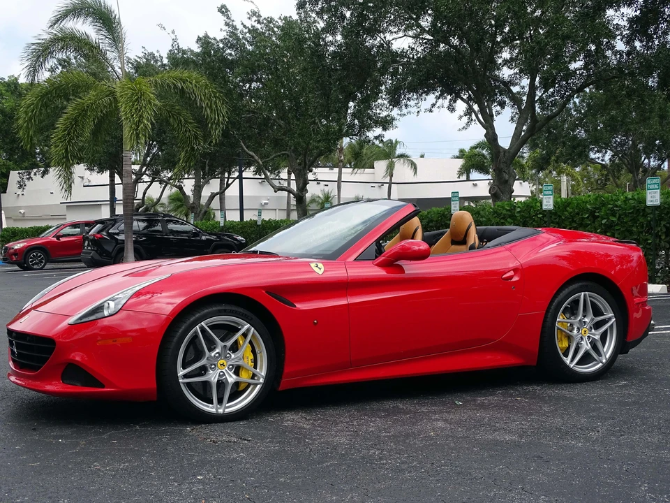 2015 Ferrari California T - Image 9 of 21