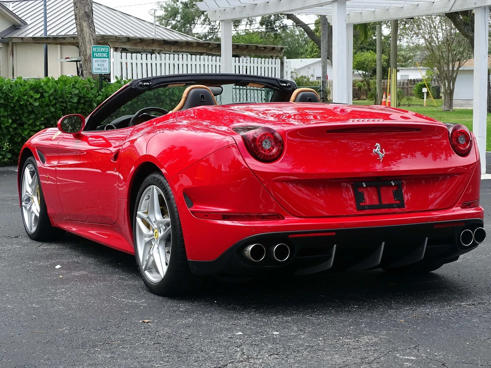2015 Ferrari California T - Image 17 of 21