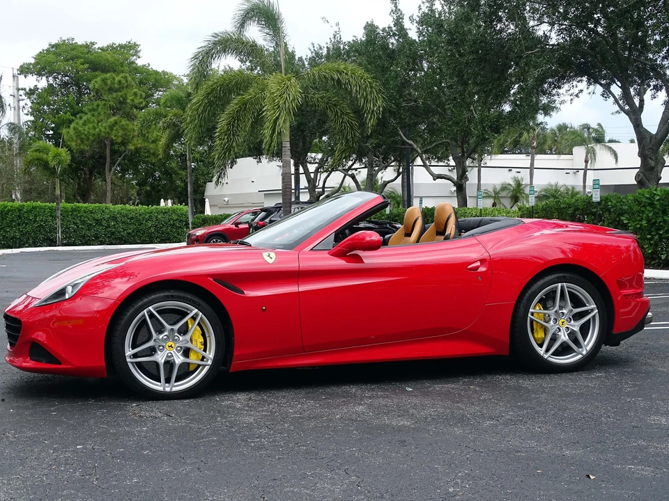 2015 Ferrari California T - Image 10 of 21