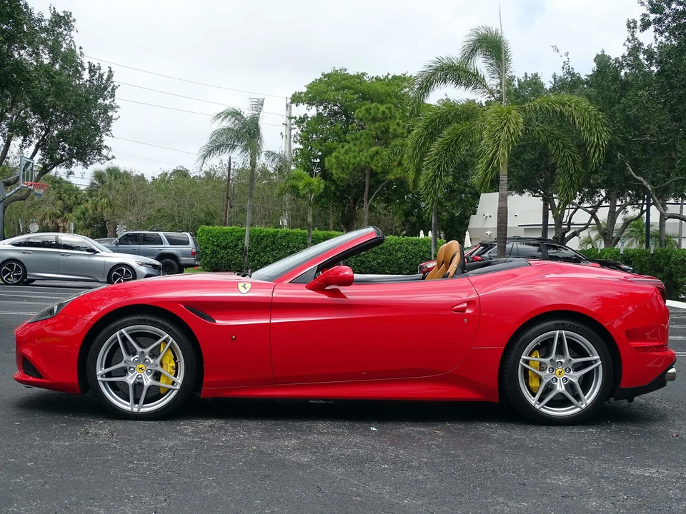 2015 Ferrari California T - Image 11 of 21