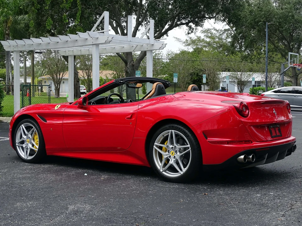 2015 Ferrari California T - Image 15 of 21